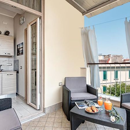 Giggino'S Flat - Live Like A Local Lejlighed Napoli Eksteriør billede