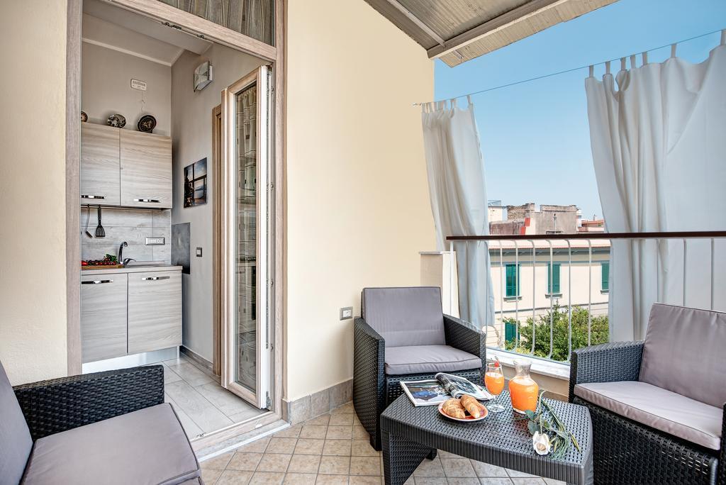 Giggino'S Flat - Live Like A Local Lejlighed Napoli Eksteriør billede